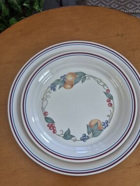 Set Of Corelle Abundabce Fruit Wreath Dinner & Salad Plates
